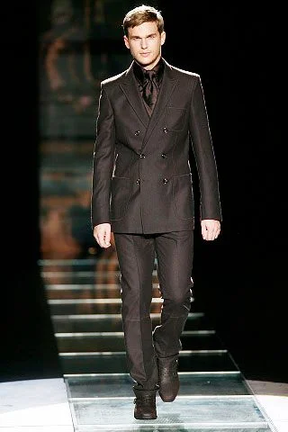 Look 16